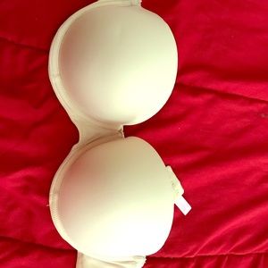 Pink bra, gently used . Size 34DD
